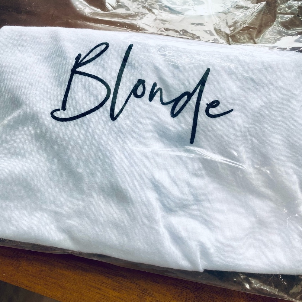 NWT uncommon James crop top.